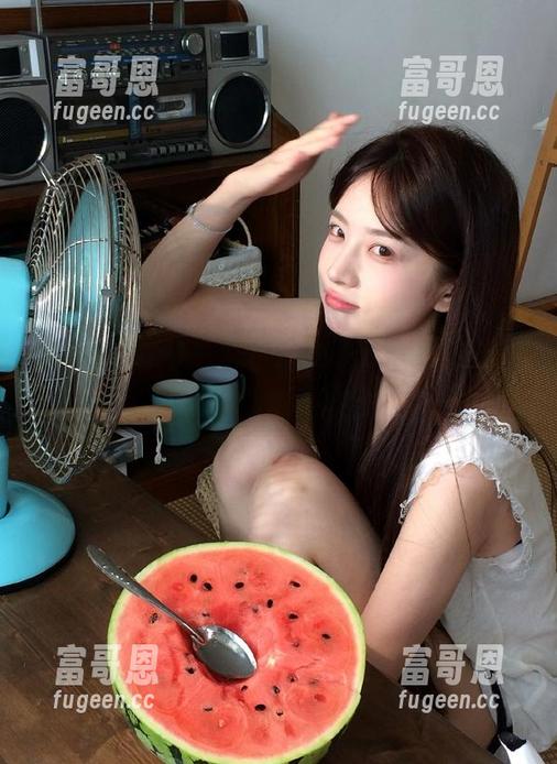 一键收藏17吃瓜网地址，掌握最新吃瓜资讯