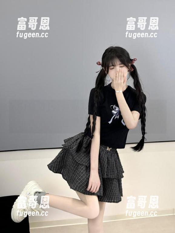 51吃瓜入口永久免费，带你看遍最劲爆瓜田