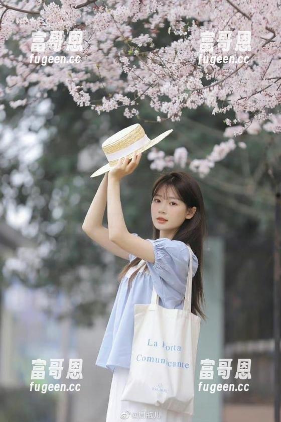 女生抢先看hlcool黑科在线资源，轻松获取最新热点资讯