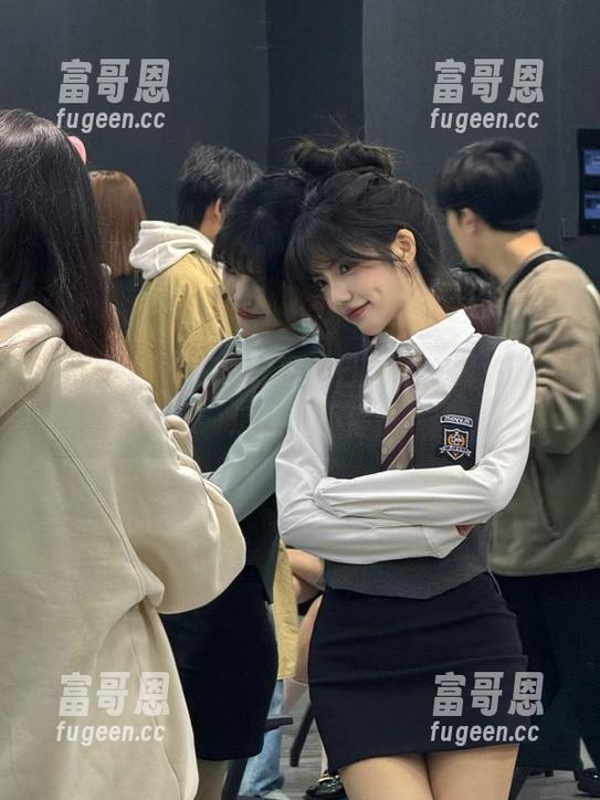 hlw在线分享每日精彩，男生在线追热点不停