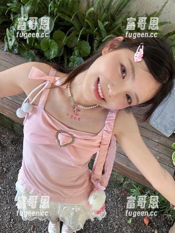 在hlw永久关注最精彩的娱乐吃瓜新闻和内幕