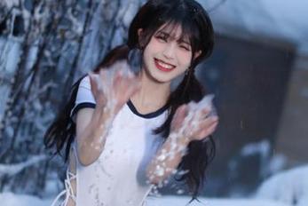 www.吃瓜苹果版火爆来袭，边看边吃瓜更精彩