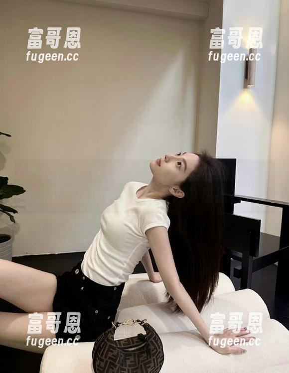 吃瓜在线官网免费在线观看《吃瓜在线观看免费完整版》热播视频