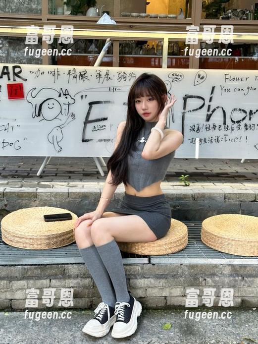 永久存档吃瓜网站爆料视频，甜美女生最爱的吃瓜神器
