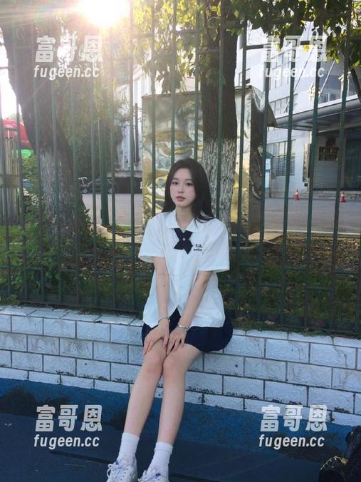黑哥冲料玩偶专题更新，精彩不停歇