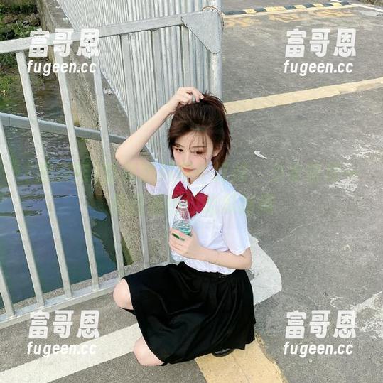 登录黑料网不打烊，少女陪你一起观看热门吃瓜新闻