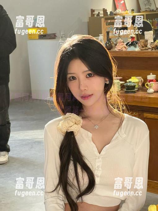 用《黑网料app》追踪明星动态，掌握第一手消息